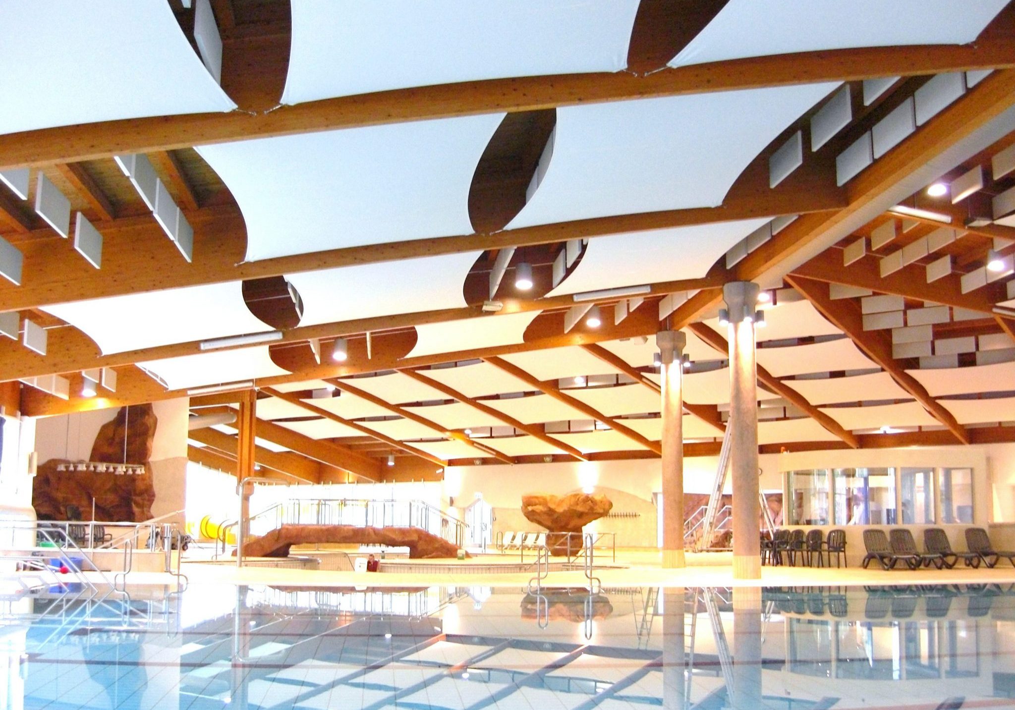 Akustiksegel im Hallenbad
